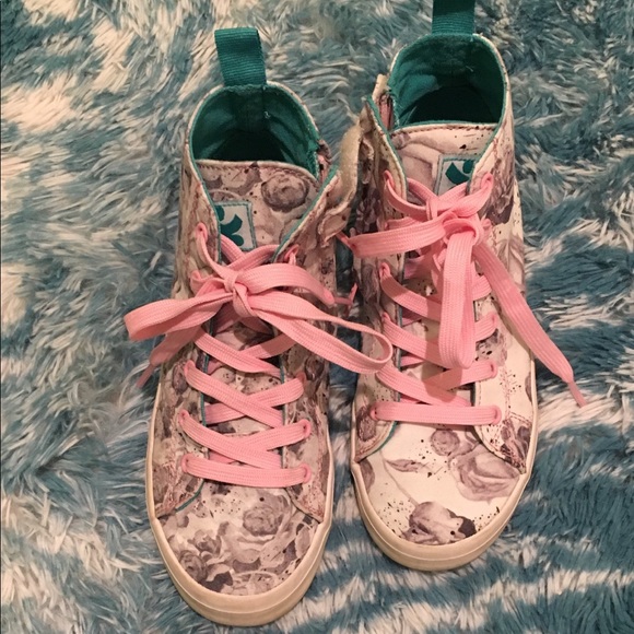 Chooze Other - CHOOZE Girls High Tops Pink/Gray Floral Size 3